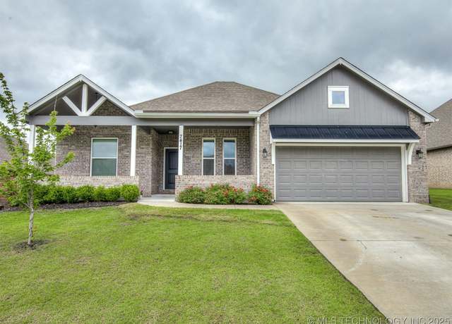 Property at 7417 E Jackson St, Broken Arrow, OK 74014, 4 beds, 2 baths