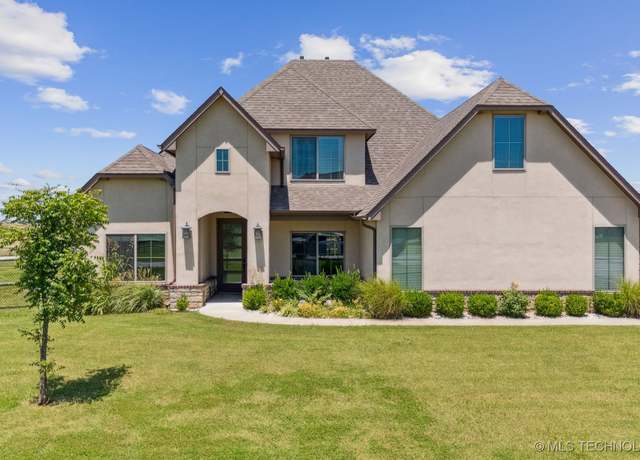 Property at 6107 E 127th St N, Collinsville, OK 74021, 5 beds, 3 baths