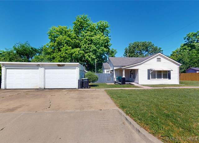 Property at 715 S Cherry, Ada, OK 74820, 3 beds, 1.5 baths