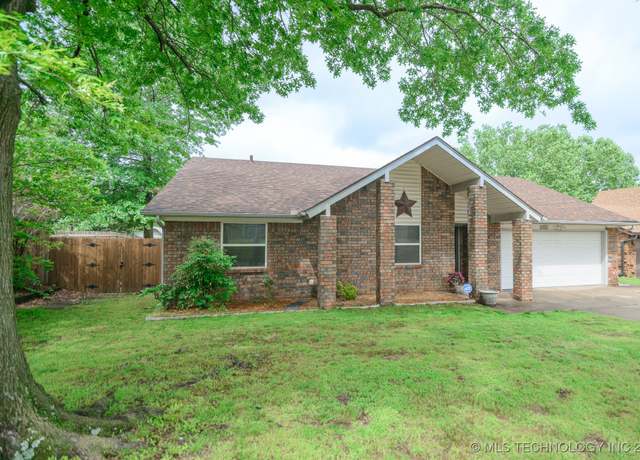 Property at 818 N Boyd Cir, Sapulpa, OK 74066, 3 beds, 2 baths