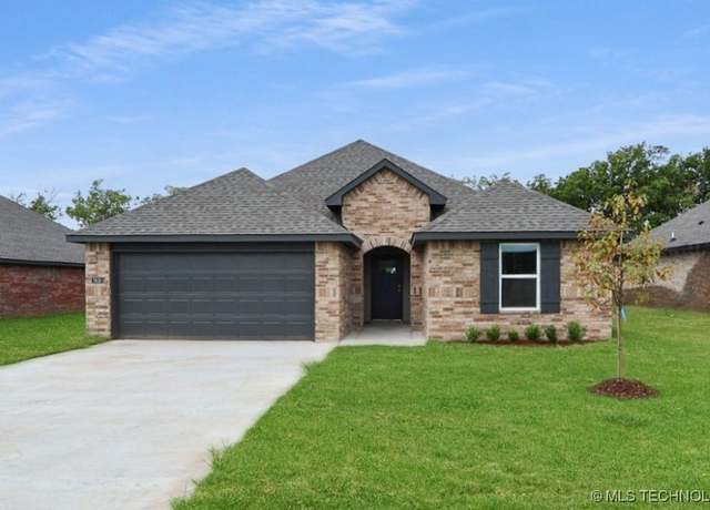 Property at 7410 N 154th EastAvenue E, Owasso, OK 74055, 4 beds, 2 baths