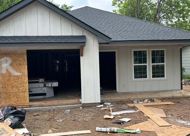 Property at 1004 W 13th St, Ada, OK 74820, 3 beds, 2 baths