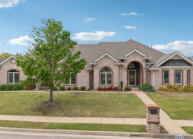 Property at 5565 NE Parkhill Dr, Bartlesville, OK 74006, 4 beds, 3.5 baths