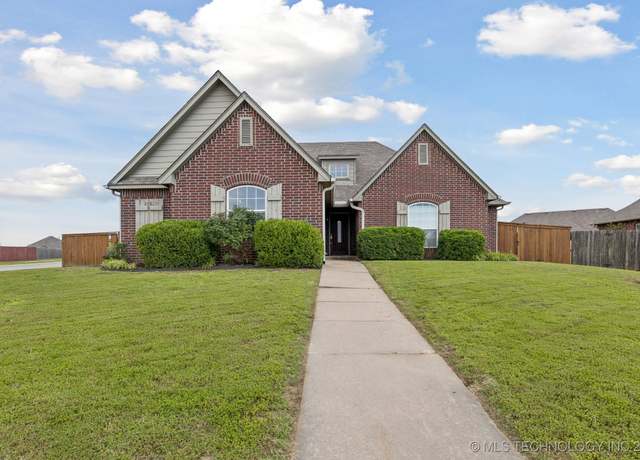Property at 15702 S Birch Ave, Glenpool, OK 74033, 3 beds, 2 baths