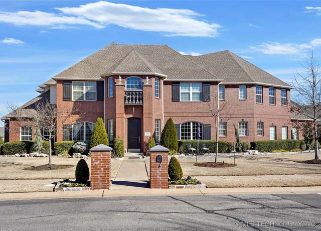 Property at 7401 S 2nd St, Broken Arrow, OK 74011, 4 beds, 3.5 baths