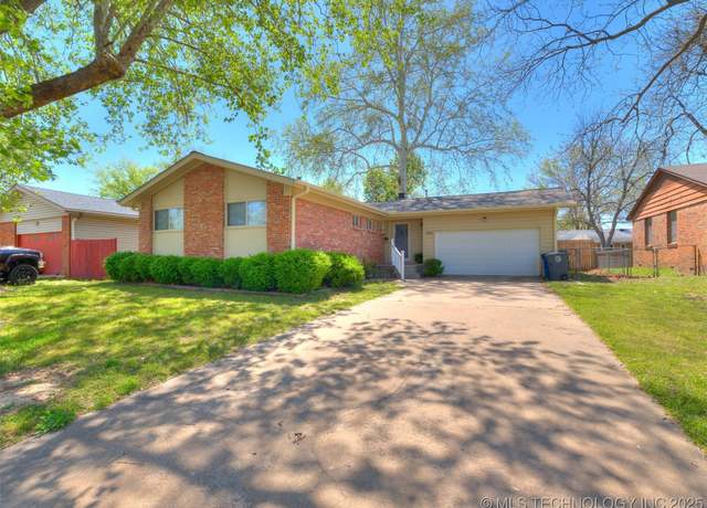 Property at 1558 E 59th Pl, Tulsa, OK 74105, 3 beds, 1.5 baths