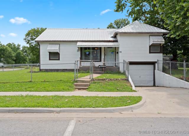 Property at 248 N Miller, Vinita, OK 74301, 3 beds, 2 baths