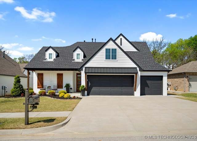 Property at 13832 S 21st St, Bixby, OK 74008, 4 beds, 3.5 baths
