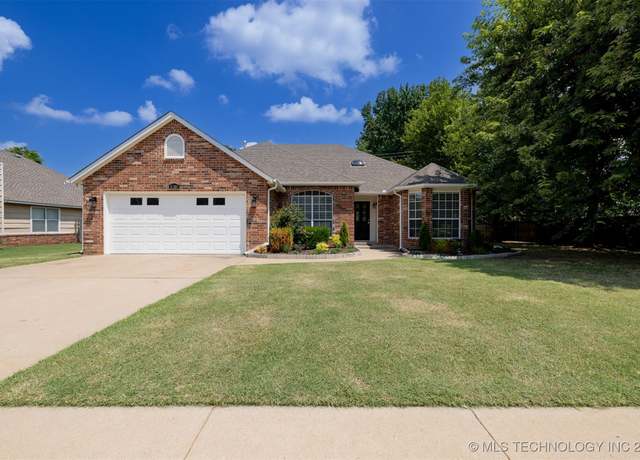 Property at 4717 S Ash Ave, Broken Arrow, OK 74011, 3 beds, 2 baths