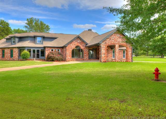Property at 23240 E 90th St S, Broken Arrow, OK 74014, 4 beds, 3.5 baths
