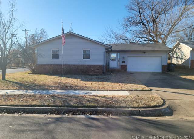 Property at 4866 S Lawton Ave, Tulsa, OK 74107, 2 beds, 1.5 baths