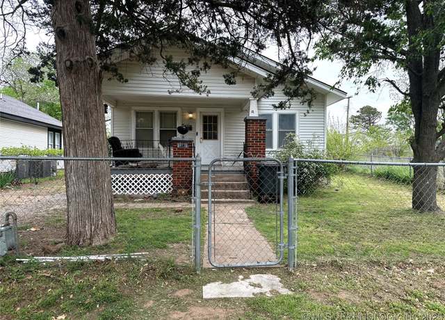 Property at 913 S Poplar St, Bristow, OK 74010, 2 beds, 1 bath