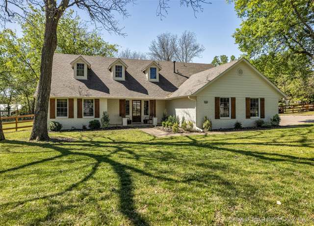 Property at 19028 E 94th St, Broken Arrow, OK 74012, 4 beds, 2.5 baths