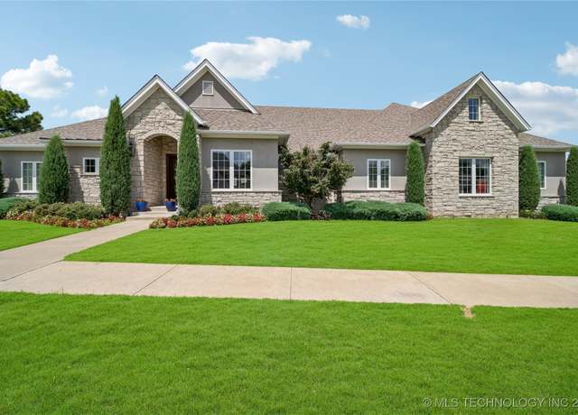 Property at 644 W 77th Pl, Tulsa, OK 74132, 4 beds, 4.5 baths