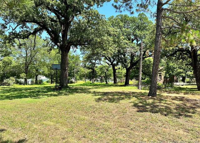 Property at 812 C St SE, Ardmore, OK 73401