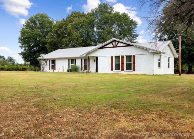 Property at 1131 N 4242 Rd, Hugo, OK 74743, 4 beds, 2.5 baths