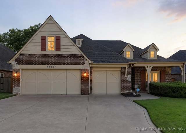 Property at 10927 S 86th EastAvenue, Tulsa, OK 74133, 3 beds, 2.5 baths