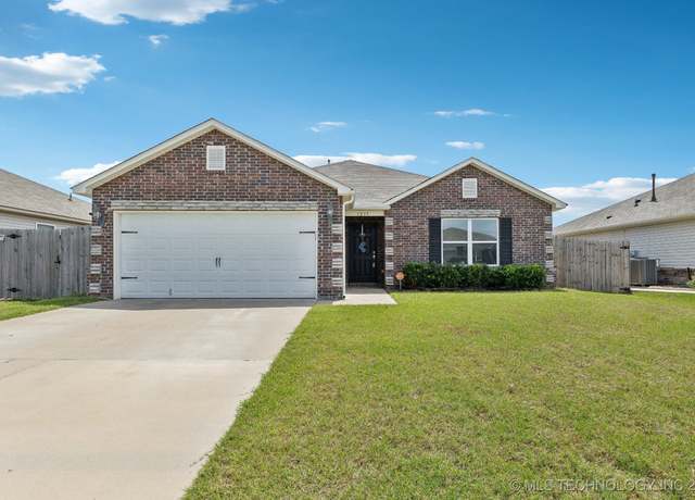 Property at 1219 E Richmond St, Broken Arrow, OK 74012, 3 beds, 2 baths