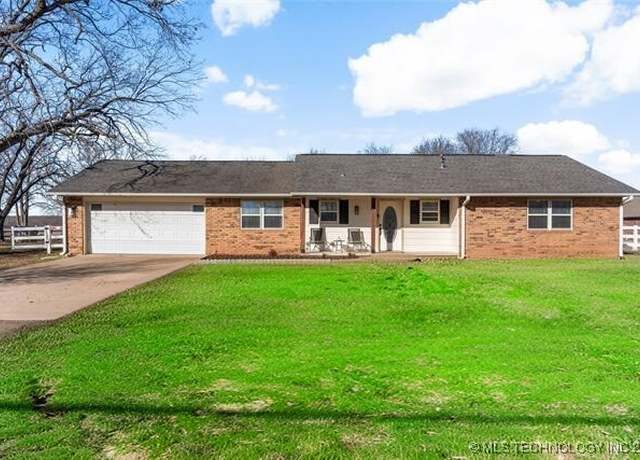 Property at 20202 S 4112 Rd, Claremore, OK 74019, 3 beds, 2 baths