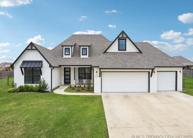 Property at 1992 E 173rd St S, Mounds, OK 74047, 4 beds, 3 baths