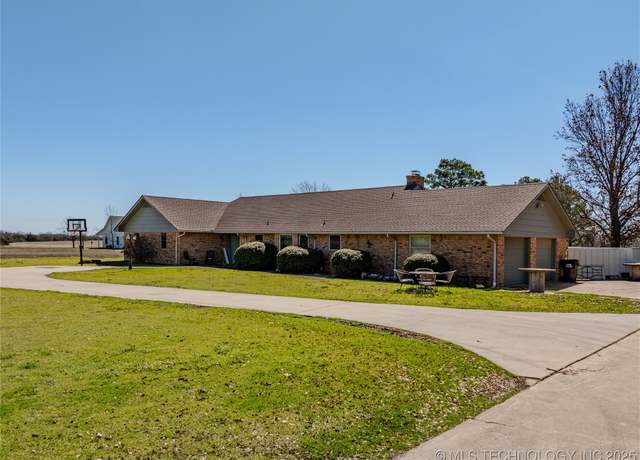 Property at 7079 Sweetgum, Kingston, OK 73439, 4 beds, 2.5 baths