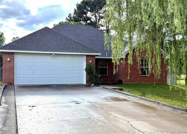 Property at 303 Meadowlark, Durant, OK 74701, 3 beds, 2 baths