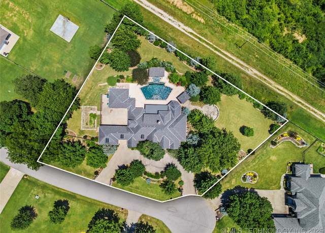 Property at 7405 S 288th EastAvenue, Broken Arrow, OK 74014, 4 beds, 5.5 baths