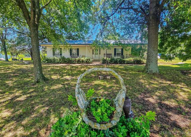 Property at 421975 E 1155 Rd, Eufaula, OK 74432, 2 beds, 2.5 baths