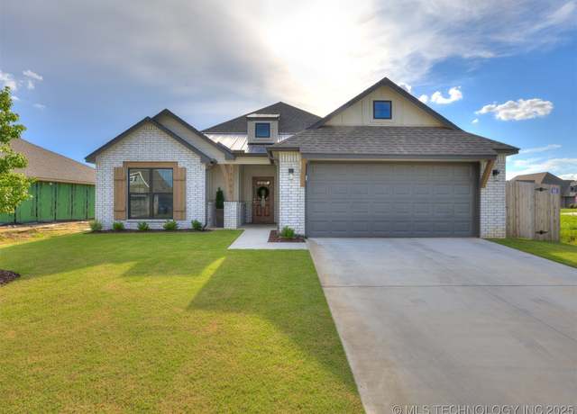 Property at 12408 S Kingston Ave, Bixby, OK 74008, 4 beds, 2 baths