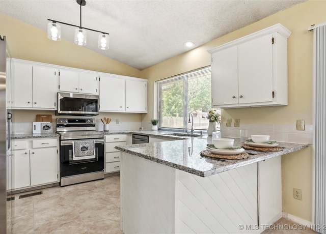 Property at 14127 E 24th Pl, Tulsa, OK 74134, 3 beds, 2 baths