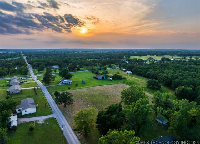 Property at 3 E 121st St, Coweta, OK 74429