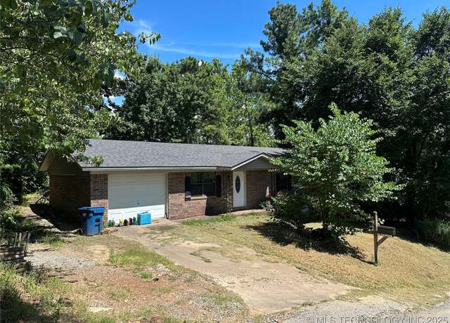 Property at 500 NW 2nd, Wilburton, OK 74578, 3 beds, 1.5 baths