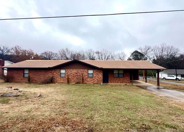 Property at 801 S Webb Ln, Poteau, OK 74953, 4 beds, 2.5 baths