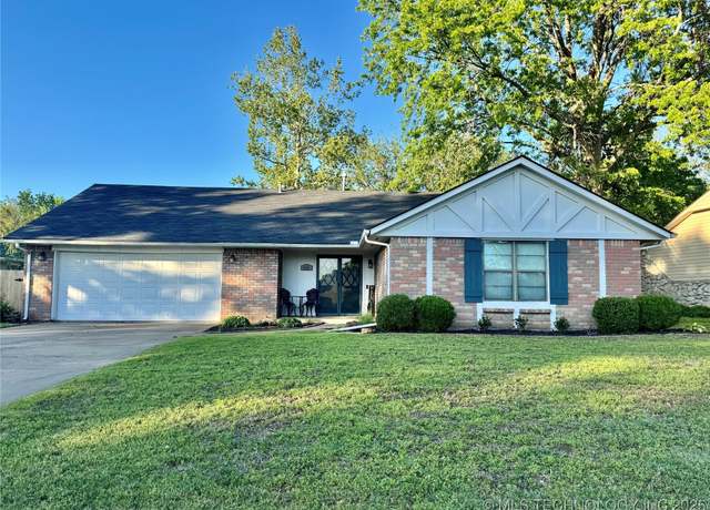 Property at 606 Rosewood Ct, Claremore, OK 74017, 3 beds, 2 baths