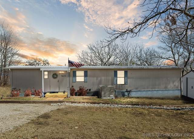 Property at 1623 S 262nd West Pl, Sand Springs, OK 74063, 2 beds, 1.5 baths