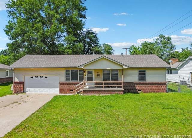 Property at 311 SE 12th St, Pryor, OK 74361, 3 beds, 1.5 baths