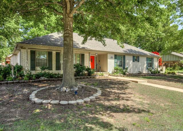 Property at 406 Fairway Dr, Broken Arrow, OK 74011, 4 beds, 2.5 baths
