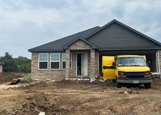 Property at 3332 Little John, Durant, OK 74701, 3 beds, 2 baths