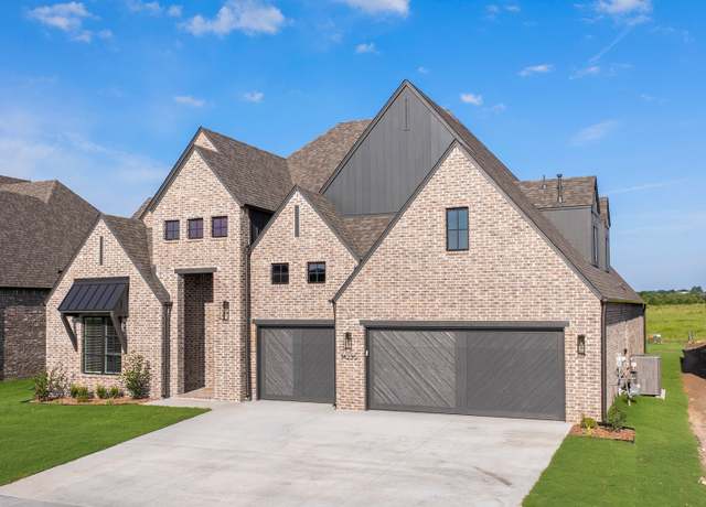 Property at 14230 S Delaware Pl S, Bixby, OK 74008, 4 beds, 3.5 baths