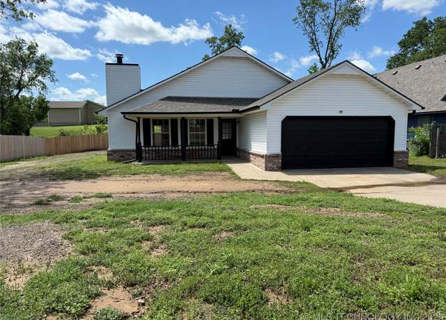 Property at 1103 S Chickasaw Pl, Claremore, OK 74017, 3 beds, 2 baths