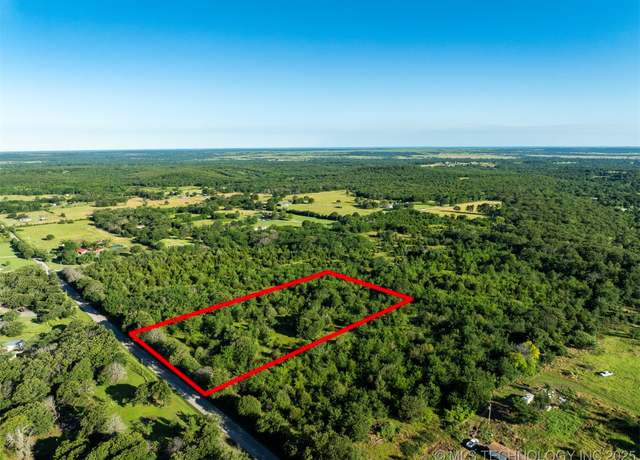 Property at 06 E Hedge Rd, Henryetta, OK 74437