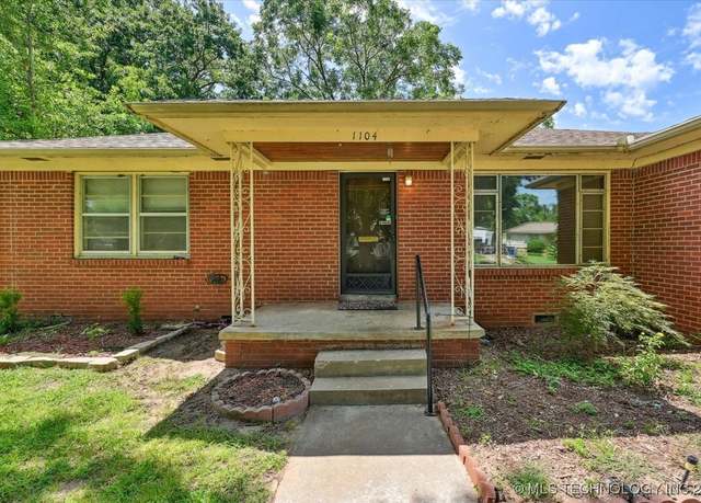 Property at 1104 E 53rd Pl, Tulsa, OK 74105, 3 beds, 1 bath