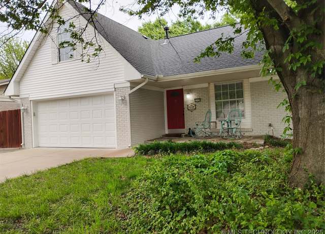 Property at 1629 S 5th St, Broken Arrow, OK 74012, 3 beds, 2 baths