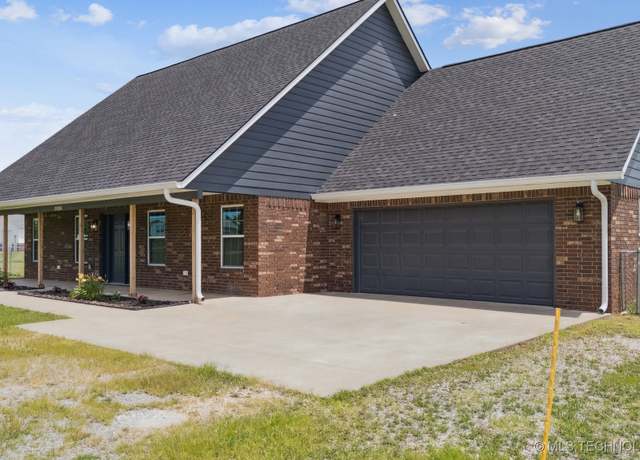 Property at 19305 S Deer Trail Rd, Claremore, OK 74019, 4 beds, 2.5 baths