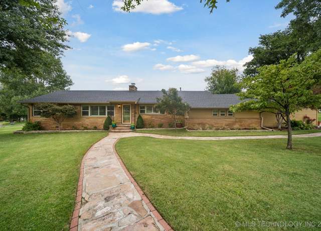 Property at 3316 S Zunis Pl, Tulsa, OK 74105, 3 beds, 2.5 baths
