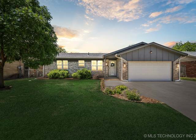 Property at 402 N Cedar St, Jenks, OK 74037, 2 beds, 1.5 baths
