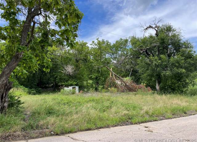 Property at 923 Leahy St, Pawhuska, OK 74056