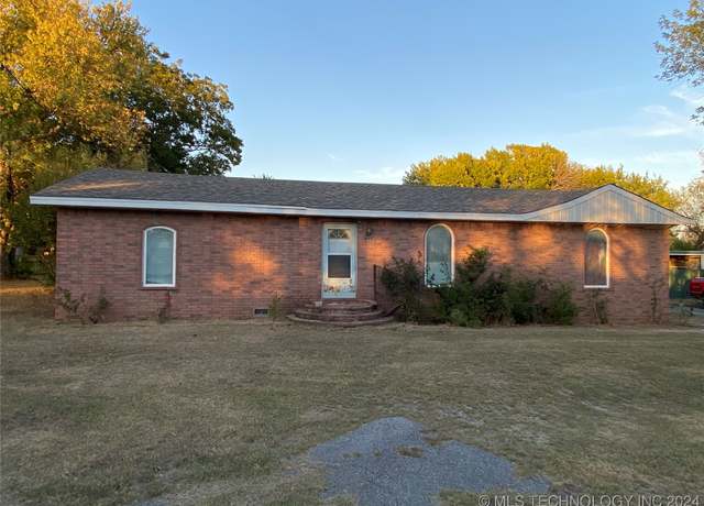 Property at 108 W Bryan, Calera, OK 74730, 3 beds, 1.5 baths