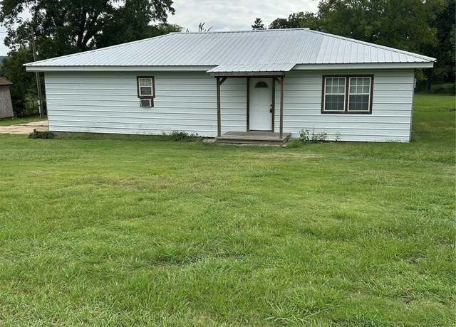 Property at 3540 E Cherokee Ave, Sallisaw, OK 74955, 3 beds, 1 bath