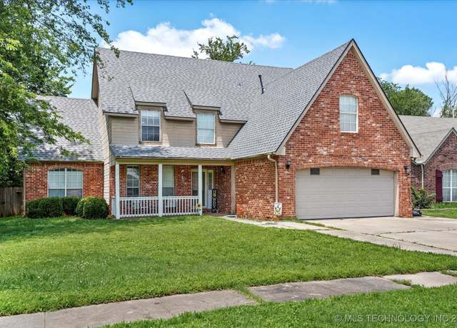 Property at 1720 S Juniper Ave, Broken Arrow, OK 74012, 4 beds, 3 baths